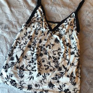 Jessica Simpson loungewear top